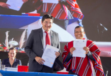 En la sesión conmemorativa por los 491 años de la fundación de Riobamba, la Universidad Nacional de Chimborazo (Unach) recibió la prestigiosa condecoración al Mérito Intercultural "Fernando Daquilema".
