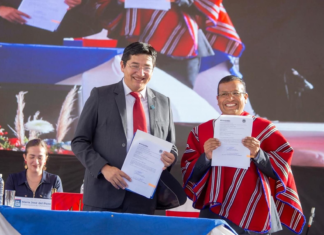En la sesión conmemorativa por los 491 años de la fundación de Riobamba, la Universidad Nacional de Chimborazo (Unach) recibió la prestigiosa condecoración al Mérito Intercultural "Fernando Daquilema".