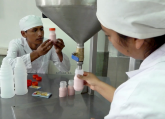 El Ministerio de Educación presentó oficialmente en Santo Domingo de los Tsáchilas el Acuerdo Ministerial 2025-00031 EPJA TEC, una propuesta educativa innovadora dirigida a jóvenes, adultos y adultos mayores con escolaridad inconclusa.