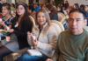 Con el objetivo de mejorar la alimentación de los estudiantes y fomentar hábitos saludables desde las aulas, proveedores de bares escolares del Distrito Chambo Riobamba participaron en un taller gratuito de loncheras saludables, donde aprendieron a preparar alimentos balanceados, nutritivos y atractivos para niñas y niños.