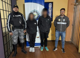 La violencia volvió a irrumpir en Riobamba, una riña en pleno centro dejó como saldo un herido con arma blanca y dos personas aprehendidas en flagrancia. El hecho reaviva las preocupaciones sobre la inseguridad que, pese a los operativos policiales, sigue siendo la cotidianidad de la ciudad.