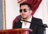 Cuando al alcalde de Pujilí, José Arroyo Cabrera, la Policía Nacional le leyó sus derechos, en medio de un allanamiento, el 7 de agosto de 2025, el agente preguntó al Alcalde ¿cómo quería ser tratado?, ya que en su cédula de ciudadanía, su sexo consta como femenino.