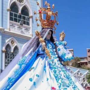 Riobamba vivirá una de sus celebraciones religiosas más sentidas del año con el homenaje a la Virgen del Cisne, una festividad que, por segundo año consecutivo, se organiza en la Iglesia Loma de Quito gracias al compromiso de un grupo de devotos y del párroco Fray Miguel Ángel Cartuche.