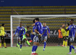 Emelec clasificó a los octavos de final de la Copa Ecuador, pero lo hizo con más angustia que argumentos, con más penales que fútbol. En una noche en la que todo le costó, el ‘Bombillo’ eliminó al Miguel Iturralde, equipo de Segunda Categoría, por 5-4 desde los once pasos, tras igualar 1-1 en los 90 minutos reglamentarios.