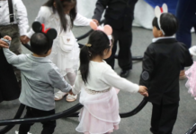 El 22 de agosto, Riobamba fue escenario de un emotivo acto de bienvenida para 20 niños y niñas que se incorporaron a los Centros de Desarrollo Infantil (CDI) Wawas Chéveres del Sur y Panditas Felices. La jornada estuvo marcada por la alegría de las familias y la expectativa de un futuro lleno de aprendizaje y crecimiento para los más pequeños.