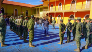 Guaranda cuenta con un mayor resguardo militar. El Grupo de Artillería Autopropulsada N.º 11 “Tnte. Rodríguez” desplegó en la ciudad diversos operativos de control de armas, municiones y explosivos, con el propósito de reforzar la seguridad ciudadana y prevenir hechos delictivos.