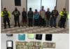 Un duro golpe contra el microtráfico sacudió al cantón Cumandá, en Chimborazo. La Policía Nacional, con una intervención rápida y precisa bautizada como “Paraíso 43”, desarticuló una presunta banda dedicada a la venta ilegal de pasta base de cocaína, droga que estaba lista para ser distribuida en la comunidad y que amenaza especialmente a la juventud.