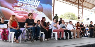 El presidente Daniel Noboa cumple su agenda en Durán, en la provincia del Guayas, este 5 de agosto de 2025. Cuidadoras y cuidadores de personas con discapacidad, adultos mayores y quienes reciben el bono Joaquín Gallegos Lara recibieron un reconocimiento por parte del Gobierno.