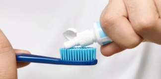 La Agencia Nacional de Regulación, Control y Vigilancia Sanitaria (Arcsa) emitió una advertencia sobre la crema dental Colgate Total Clean Mint, luego de que este producto fuera retirado del mercado en México por posibles efectos adversos en la salud.