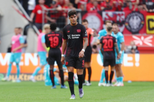 Cada día que pasa Piero Hincapié se acerca un poco más a la Premier League. El defensor ecuatoriano, consolidado en el Bayer Leverkusen, estaría a un paso de convertirse en nuevo jugador del Arsenal de Inglaterra.