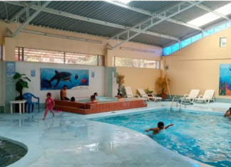 Con una invitación abierta al público, el Complejo Turístico Lago Las Cochas, ubicado en la provincia de Bolívar, se alista para recibir a turistas durante este feriado. Bajo la dirección de Aníbal Coronel, prefecto de la provincia, y Víctor Hugo García Gallegos, gerente de la Empresa Pública de Turismo, el complejo presenta una infraestructura completamente renovada, ideal para el esparcimiento y el disfrute familiar.