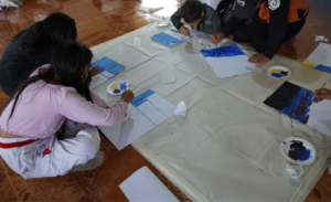 Más de 200 niñas, niños y adolescentes de varios sectores de Riobamba disfrutan este verano de un espacio pensado para fomentar la creatividad, el aprendizaje y la convivencia comunitaria. 