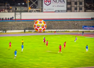 Centro Deportivo Olmedo atraviesa una crisis futbolística que ya no se puede disimular, un equipo desordenado, sin ideas y con un cuerpo técnico que no encuentra respuestas, el cuadro riobambeño cayó 2-1 ante Sonorama FC, que volvió a mostrar la solidez con la que inició el campeonato.