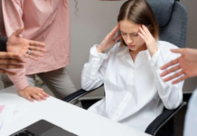 El Ministerio del Trabajo emitió el Acuerdo Ministerial MDT-2025-102, que establece lineamientos obligatorios para prevenir y atender casos de discriminación, violencia y acoso laboral en el sector privado. La norma busca proteger a los trabajadores, garantizando espacios laborales seguros y respetuosos, conforme a lo dispuesto en el Código del Trabajo.