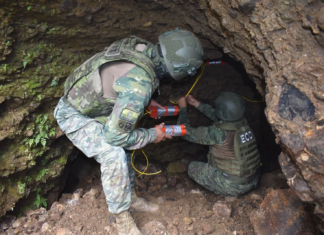 Un operativo militar irrumpió en la zona rural del cantón Cumandá, en la provincia de Chimborazo, donde se detectaban actividades de minería ilegal. En cuestión de horas, las Fuerzas Armadas inhabilitaron cuatro bocaminas y decomisaron maquinaria y herramientas utilizadas para la explotación clandestina.