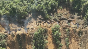 La violencia ligada a la minería ilegal en la parroquia de Buenos Aires, cantón Urcuquí, de Imbabura, volvió a encender las alarmas. Grupos narcoguerrilleros colombianos y la organización criminal ecuatoriana de los Lobos, considerada la más peligrosa del país, se disputan el control de los yacimientos de oro en las montañas del norte de Imbabura.