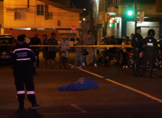 La violencia en Ecuador continúa en ascenso y las cifras oficiales del primer semestre de 2025 revelan un panorama alarmante: en el 47% de los cantones del país aumentaron los homicidios, mientras que en varias zonas la inseguridad alcanzó niveles inéditos. De mantenerse esta tendencia, 2025 se perfila como el año más violento en la historia nacional.