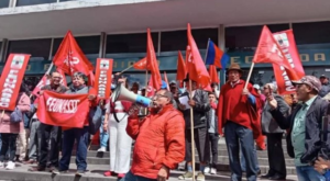 Este lunes 25 de agosto de 2025, afiliados al Seguro Social Campesino salieron a las calles de Quito para expresar su malestar frente a las reformas planteadas al Instituto Ecuatoriano de Seguridad Social (IESS).
