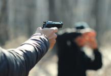José M., presunto integrante de un grupo de delincuencia organizada, fue llamado a juicio tras ser acusado de tentativa de homicidio en un hecho ocurrido el pasado 10 de junio en el barrio 24 de Mayo, en Riobamba.