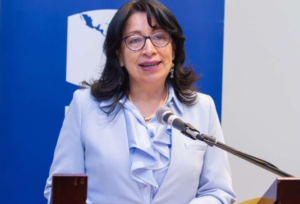 Con seis votos a favor, la Comisión de Fiscalización de la Asamblea Nacional aprobó este lunes 4 de agosto de 2025, el informe que recomienda el juicio político contra Solanda Goyes, vocal del Consejo de la Judicatura (CJ), por supuesto incumplimiento de funciones.
