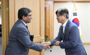 El ministro de Producción, Comercio Exterior e Inversiones, Luis Alberto Jaramillo, desarrolla en Corea del Sur una serie de reuniones estratégicas en la antesala de la firma del acuerdo comercial entre ambos países, prevista para este martes 26 de agosto de 2025.