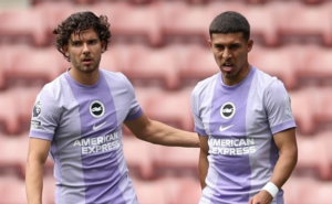 Después de semanas de incertidumbre y especulaciones sobre su futuro, Jeremy Sarmiento ya tiene nuevo destino, jugará en el Cremonese de Italia, equipo que vive un arranque inesperadamente exitoso en la Serie A.