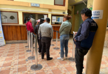Desde el 4 de agosto de 2025, los ciudadanos ecuatorianos que no hayan ejercido su derecho al voto en las últimas elecciones, o aquellos que hayan extraviado su certificado de votación, ya pueden obtener este documento esencial con mayor facilidad.