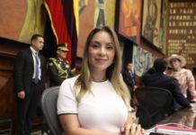Asambleísta Mancheno denuncia presuntos cobros irregulares de colega correísta