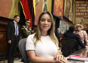 Asambleísta Mancheno denuncia presuntos cobros irregulares de colega correísta