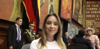 Asambleísta Mancheno denuncia presuntos cobros irregulares de colega correísta