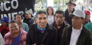 Este martes 26 de agosto de 2025, el excandidato presidencial Yaku Pérez Guartambel acudió a la Fiscalía General del Estado, en representación de la Federación de Organizaciones Indígenas y Campesinas del Azuay (FOA), para presentar una denuncia formal en contra del presidente Daniel Noboa, la primera dama Lavinia Valbonesi y la empresa minera Dundee Precious Metals (DPM) por presuntas irregularidades que podrían constituir delito de tráfico de influencias y cohecho.