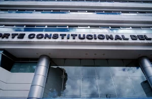 El Gobierno de Ecuador solicitó este domingo que la Corte Constitucional (CC) emita con agilidad su pronunciamiento acerca del Decreto Ejecutivo N.º 153, que contiene la pregunta sobre una Asamblea Constituyente presentada por el presidente Daniel Noboa.