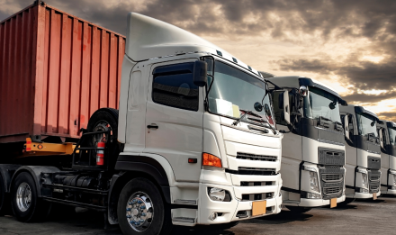 El gobierno de Ecuador ha implementado un bono temporal para transportistas como respuesta a la eliminación del subsidio al diésel. Esta medida busca mitigar el impacto económico en los propietarios de vehículos de transporte público y comercial que utilizan diésel como combustible.