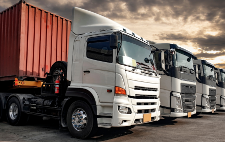 El gobierno de Ecuador ha implementado un bono temporal para transportistas como respuesta a la eliminación del subsidio al diésel. Esta medida busca mitigar el impacto económico en los propietarios de vehículos de transporte público y comercial que utilizan diésel como combustible.