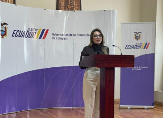 El Ejecutivo de Daniel Noboa ratificó este lunes que la decisión de eliminar el subsidio al diésel, que eleva su precio de USD 1,80 a USD 2,80 por galón, es definitiva. Carolina Jaramillo, vocera de la Presidencia, declaró desde Latacunga que no aceptarán presiones ni retrocesos pese a la movilización de gremios, comunidades indígenas y transportistas.