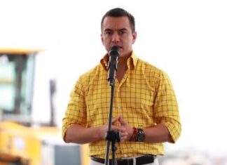 El presidente Daniel Noboa derogó este miércoles el Decreto Ejecutivo 116, medida que le había concedido la potestad de establecer “excepcional y temporalmente” precios mínimos de sustentación y precios de referencia para la caja de banano exportable.