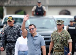 Desde su llegada al poder, Daniel Noboa ha emprendido un giro que sacude los cimientos de la soberanía ecuatoriana: propone reformas constitucionales para permitir bases militares extranjeras en el país.