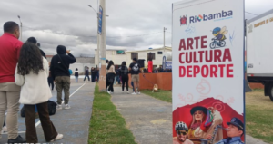 Riobamba vivió una jornada llena de color, música y creatividad con la realización del Guambra Fest – II Edición, evento impulsado por la Municipalidad con el apoyo de Healthy Cities for Adolescents. La cita se desarrolló el domingo 31 de agosto desde las 08h00 y reunió a decenas de jóvenes en un ambiente de alegría y participación.