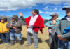 El prefecto de Bolívar, Aníbal Coronel Monar, cumplió una jornada de trabajo en las parroquias Simiatug y Salinas, donde constató avances en proyectos que fortalecen la producción agrícola y promueven el bienestar social en comunidades rurales de la provincia.