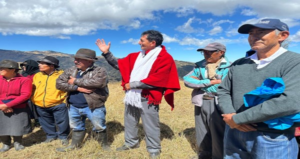 El prefecto de Bolívar, Aníbal Coronel Monar, cumplió una jornada de trabajo en las parroquias Simiatug y Salinas, donde constató avances en proyectos que fortalecen la producción agrícola y promueven el bienestar social en comunidades rurales de la provincia.