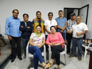 El Colegio de Periodistas Profesionales de Pastaza renovó su directiva para el período 2025-2027 durante la asamblea realizada el viernes 12 de septiembre en las oficinas de Gaceta Amazónica. La comunicadora Carmen Argoty fue electa presidenta, en reemplazo de Hernán Heras Luna, quien venía ejerciendo funciones prorrogadas por la falta de asistencia a las convocatorias anteriores.