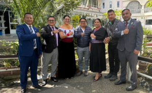 El movimiento indígena enfrenta su mayor fractura política de los últimos años. El brazo político de la Conaie expulsó a seis asambleístas, entre ellos a Carmen Tiupul, representante de Chimborazo y segunda vicepresidenta de la Asamblea Nacional. Las acusaciones: votar junto al oficialismo y traicionar los principios del movimiento.