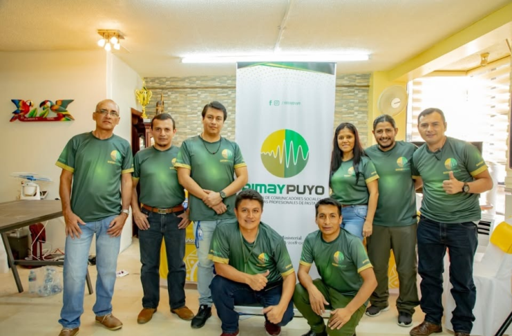 La provincia de Pastaza vive un auge en el número de comunicadores sociales, impulsado en parte por la apertura de la carrera de Comunicación Social en la Universidad Estatal Amazónica (UEA), que este año graduó a su primera promoción de veinte profesionales.