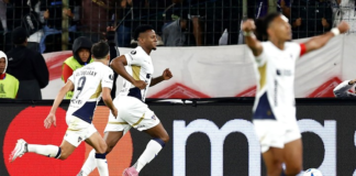 En un Rodrigo Paz Delgado repleto, el conjunto albo superó con claridad 2-0 al Sao Paulo en el partido de ida de los cuartos de final de la Copa Libertadores, resultado que lo deja con ventaja para soñar con las semifinales, aunque deberá sostenerla en el Morumbí.