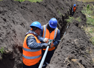 El agua es un derecho humano esencial para la vida, y bajo esa premisa, la comunidad La Silveria, perteneciente a la parroquia San Andrés, en Guano, ejecuta un proyecto integral para garantizar el acceso a este recurso vital.
