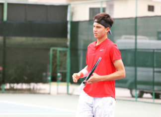 Felipe José Rivadeneira Gallegos “Pipe”, es el primer tenista nacido en Riobamba que integra el equipo ecuatoriano de Copa Davis. Su nombre ya quedó escrito en la memoria de Chimborazo y del país al abrir una puerta desde una ciudad donde el tenis nunca fue un deporte con protagonismo.
