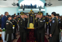 En una ceremonia religiosa cargada de tradición y solemnidad, la Policía Nacional celebró los 95 años de la coronación de la Santísima Virgen del Cisne y los 24 años desde su proclamación oficial como patrona de la institución, en un acto que reunió a autoridades policiales y miembros de la comunidad.