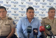 La Policía Nacional y la Gobernación de Pastaza informaron que un grupo especializado proveniente de Quito se encuentra en Puyo realizando investigaciones para identificar a los responsables de las recientes amenazas de extorsión con artefactos explosivos y panfletos en la ciudad.