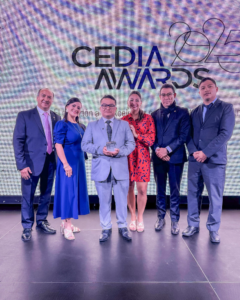 La Universidad Tecnológica Indoamérica, institución con cuatro décadas de liderazgo académico en Ecuador, vuelve a destacar a nivel nacional al obtener por segundo año consecutivo un reconocimiento en los CEDIA AWARDS 2025, los galardones académicos más importantes del país.