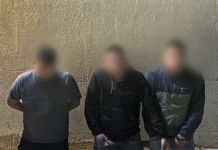 La Policía Nacional desarticuló en Riobamba una organización especializada en el robo a domicilios, cuyos integrantes no eran delincuentes improvisados, sino reincidentes con un historial judicial extenso que evidencia años de actividades ilícitas y una notable capacidad para planificar sus crímenes.